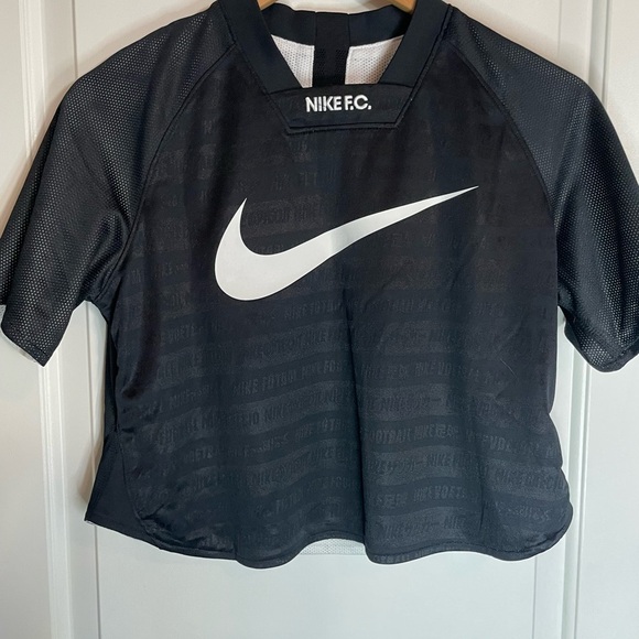 Nike F.C. Women's Crop Jersey Size Small Reversible - Picture 11 of 11